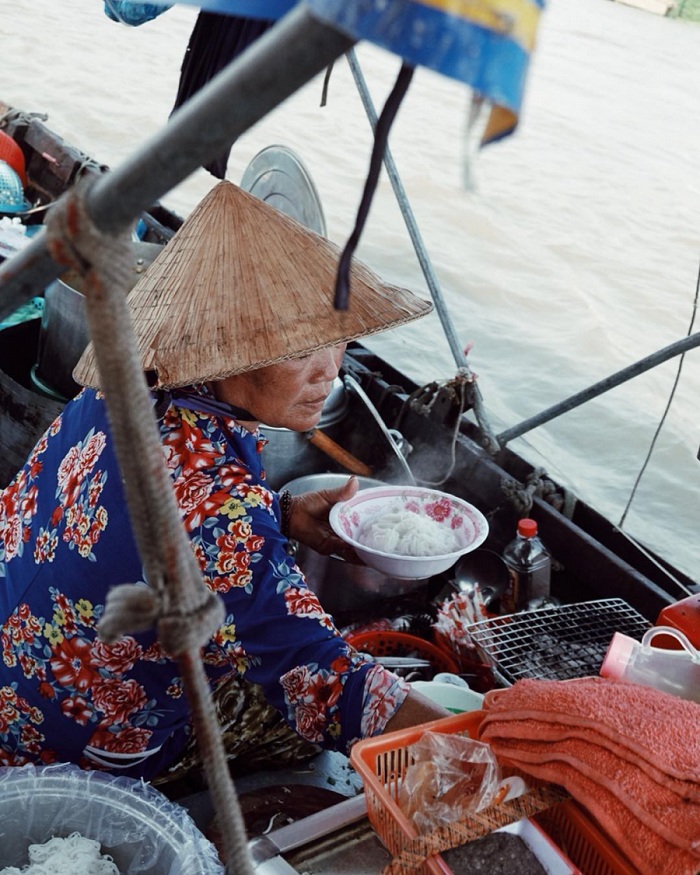 marché flottant Vietnam nouilles